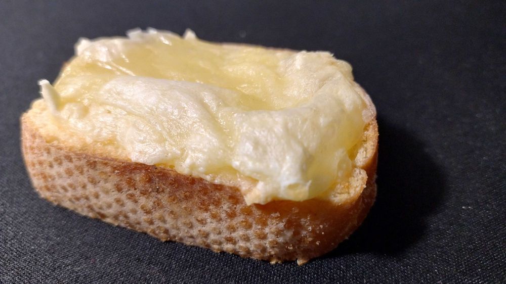 Suchy tost z suchym serem