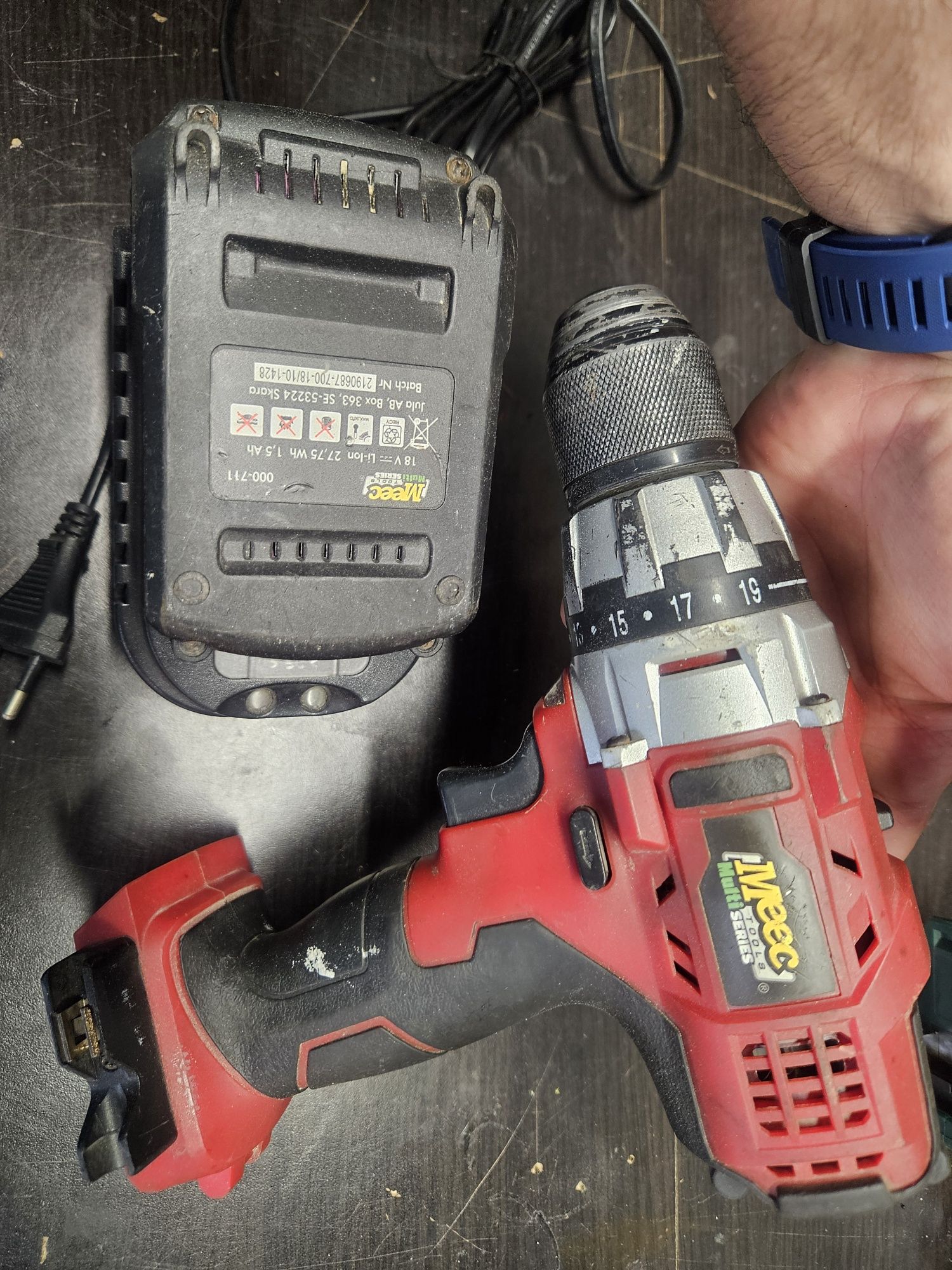 Wkrętarka Meec Tools akumulatorem 1,5Ah 18V ładowarka