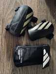 Ochraniacze Adidas, rozmiar S.