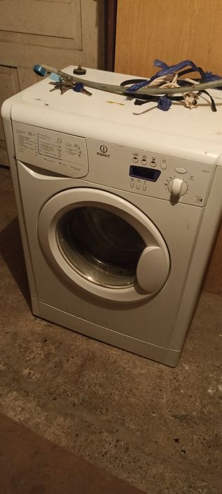 Пральна машина,на запчастини...пошкоджений барабан,все інше в робочомл