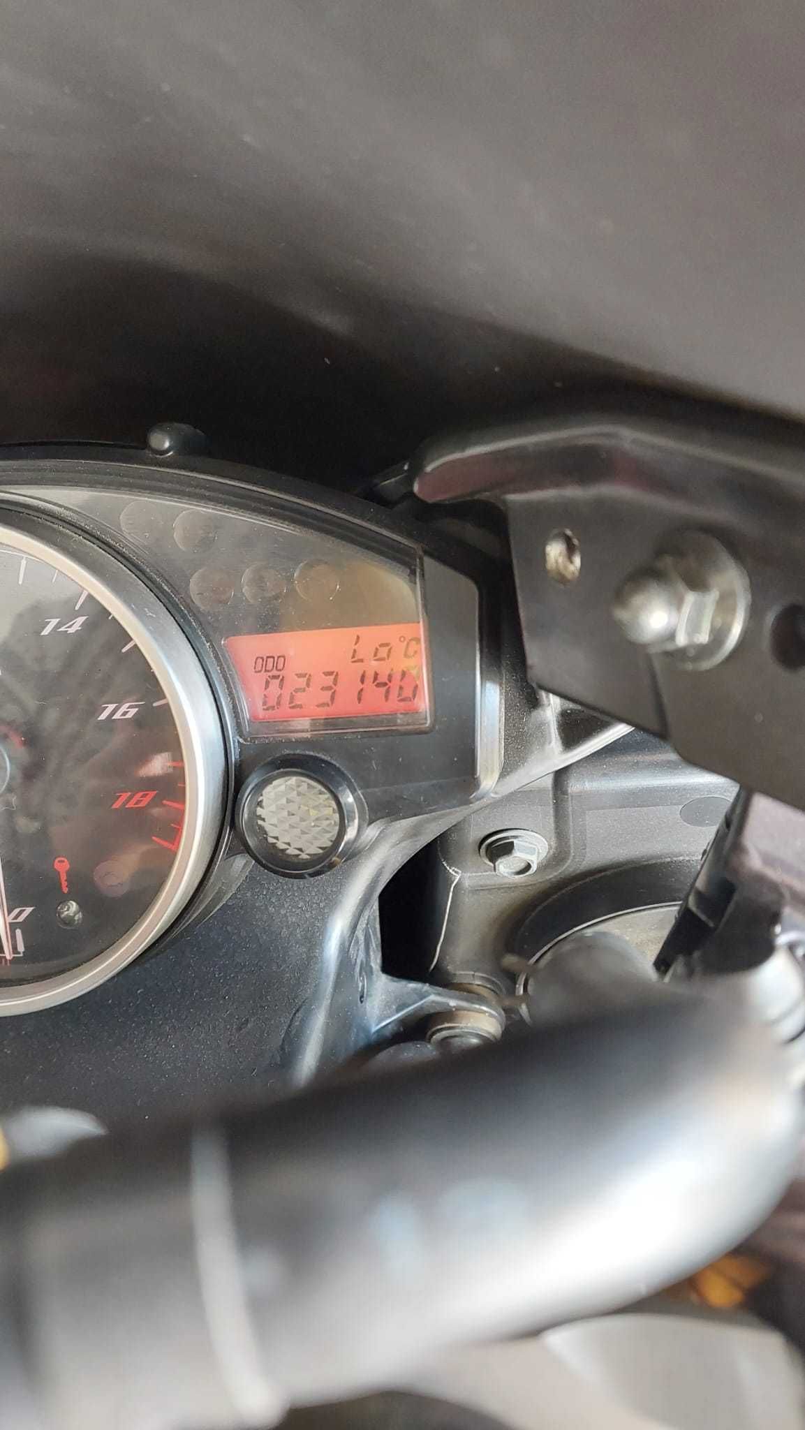 R6 Yamaha 2007 23mil kms