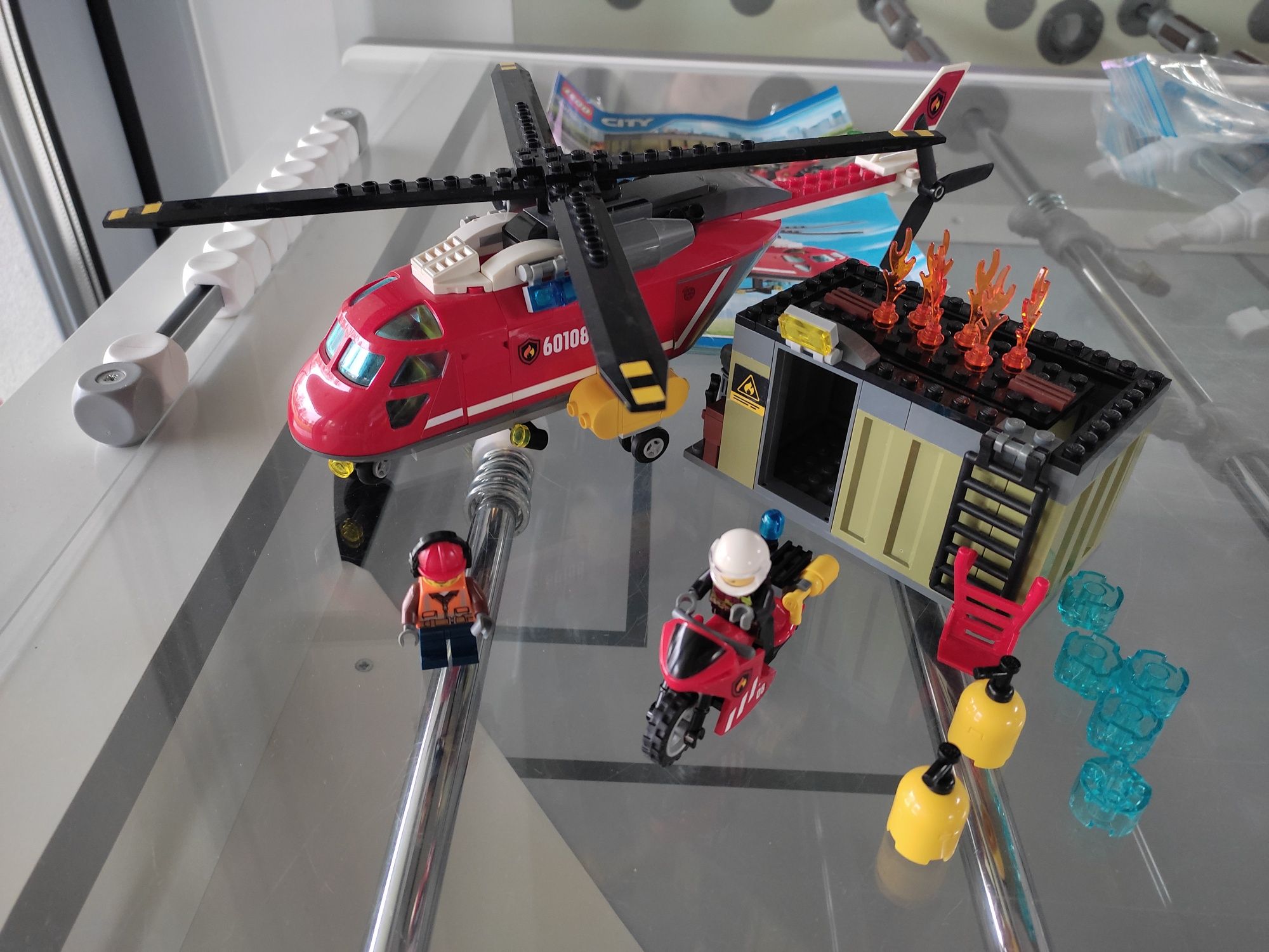 LEGO City helikopter strażacki 60108