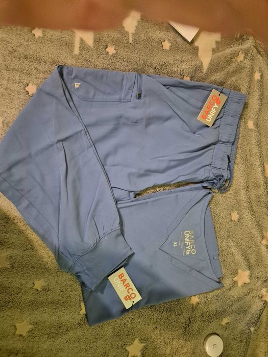 Śliczny błękit uniform z wiskozą premium USA XL nasze XXL pielęgniarka