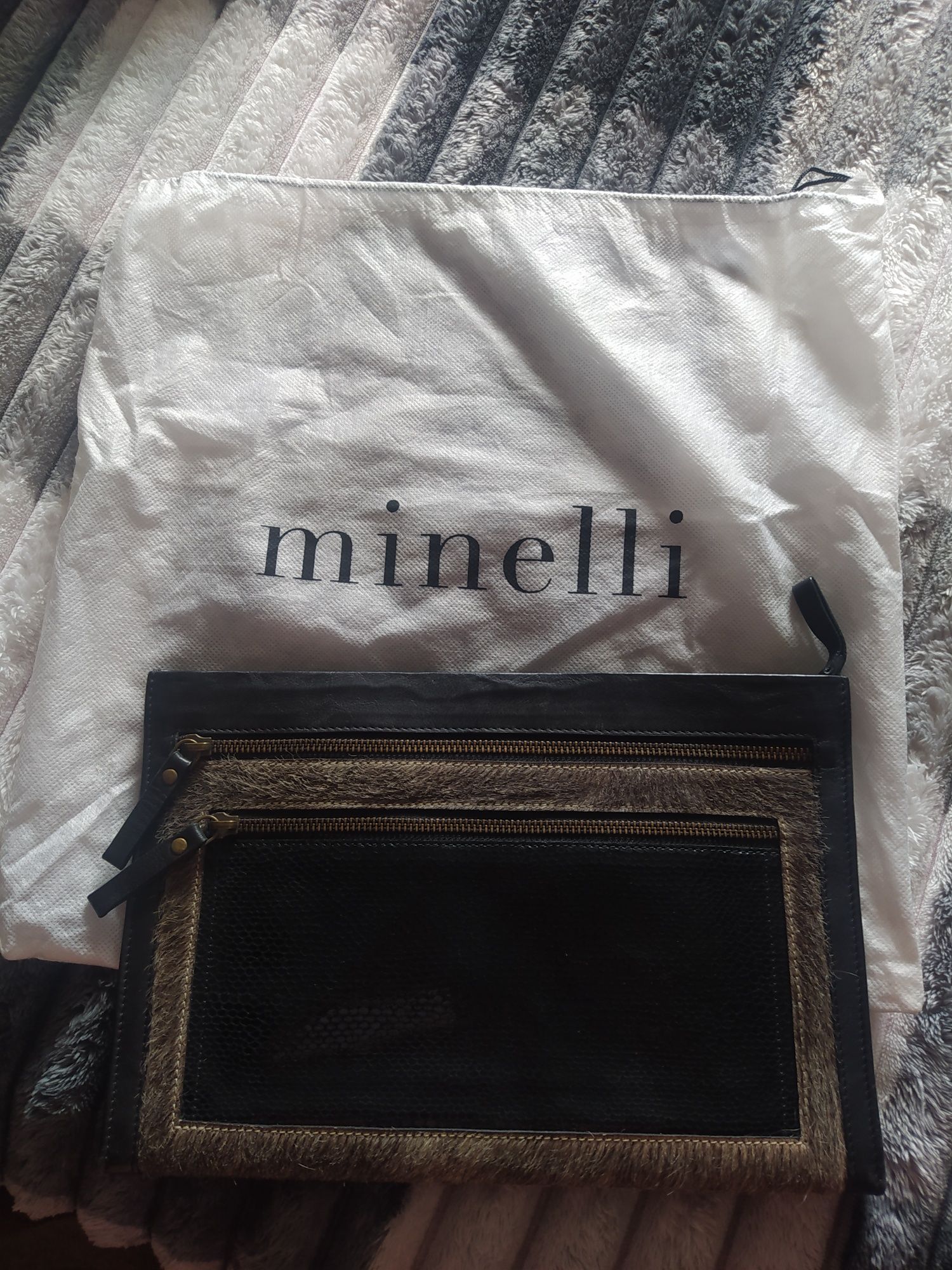 Продам клатч minelli