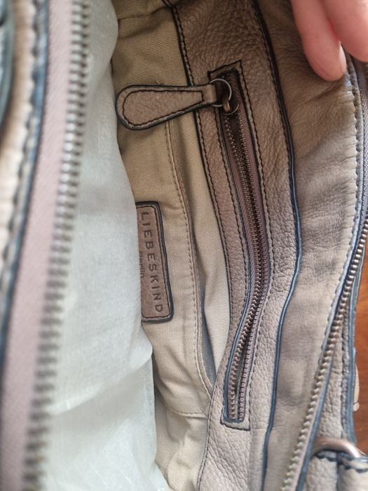 Роскошная сумкаТоут необычного цвета и дорогими деталями Liebeskind Be