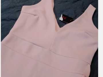 Sukienka pudrowy róż z falbanką rozm .S