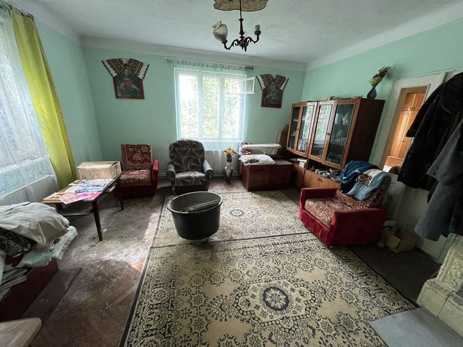 Продається будинок 100м.Крихівці.Комунікації.Центр.Школа.Садок.Місто