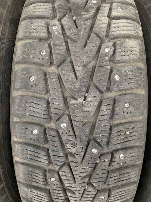 Зимові шини Nokian nordman 7 185/65 R15 шиповані комплект