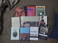 Conjunto de 34 livros de vários géneros literários
