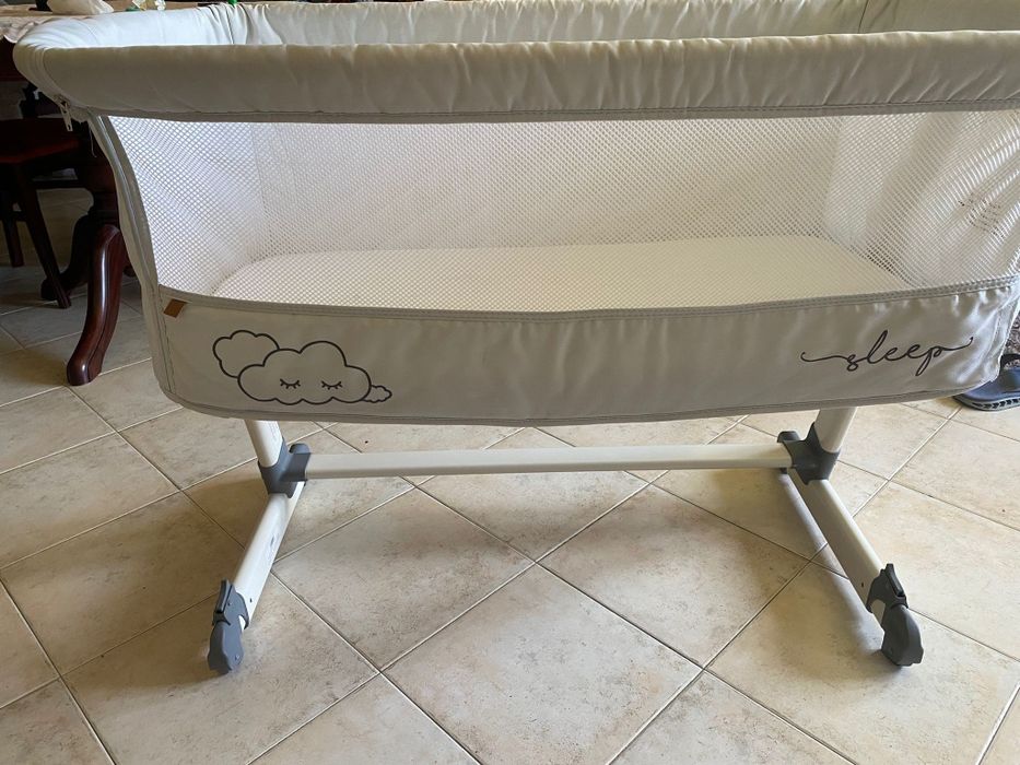 Berço para bebê.