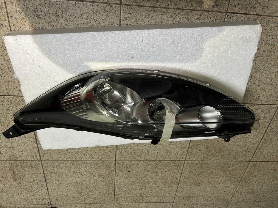 Farol otica Ford fiesta esquerda