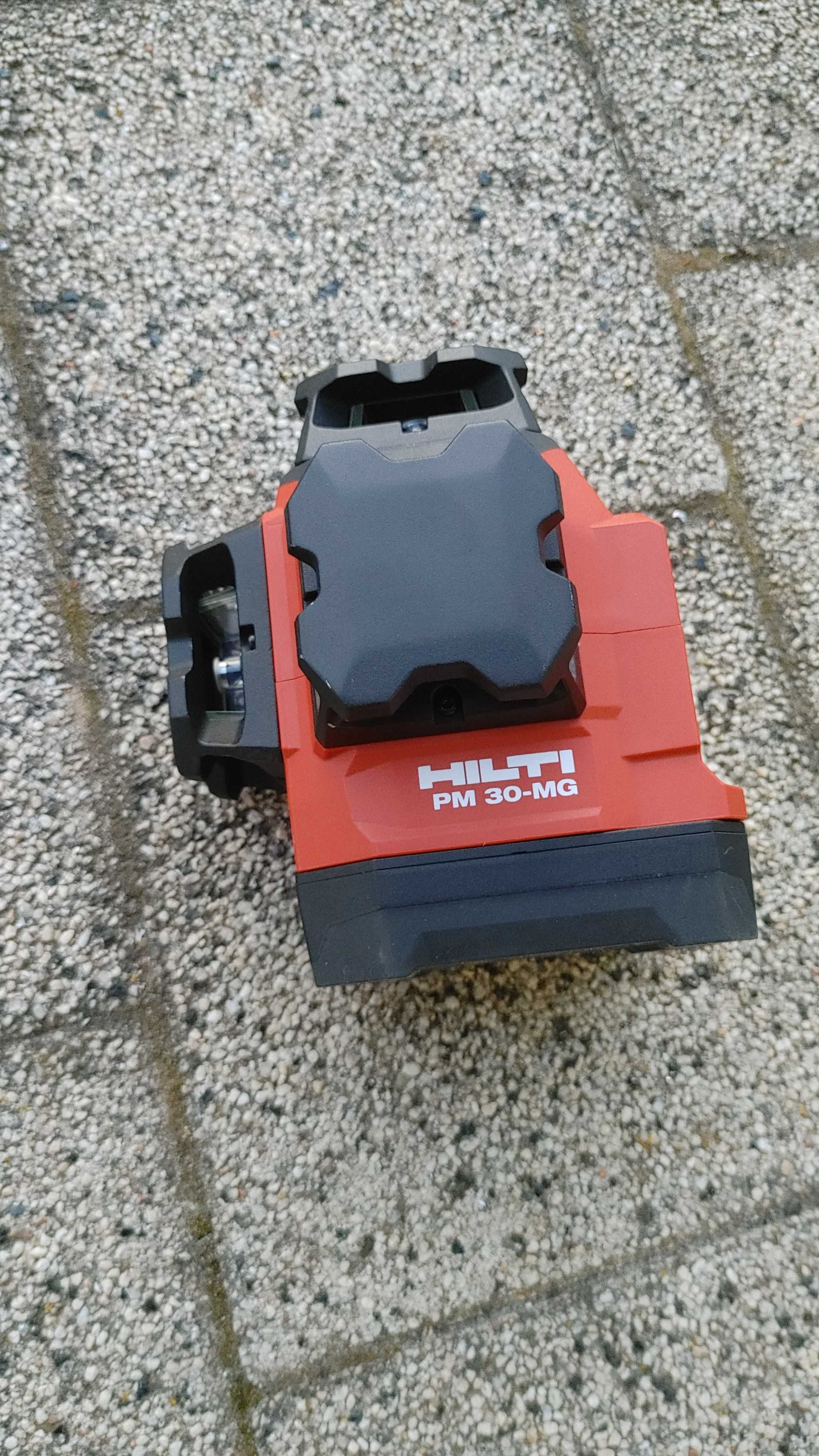 LASER Wieloliniowy PM 30-MG HILTI +2 Baterie B12/2.6