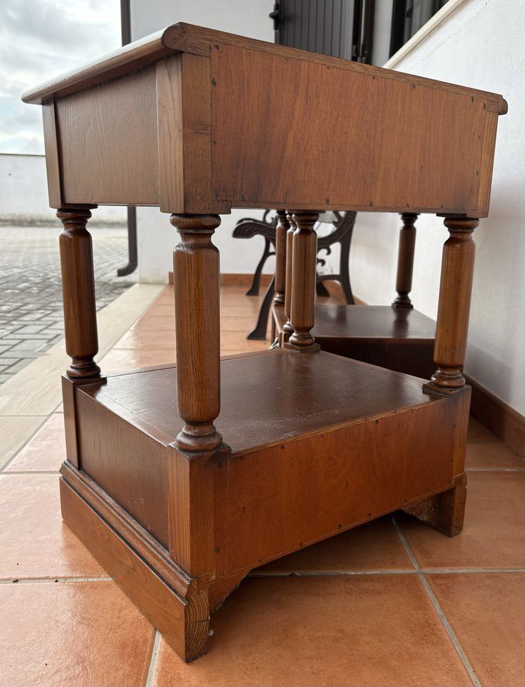 Mobilia de quarto antiga