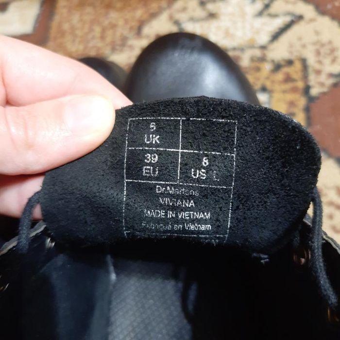 чорні ботильйони dr martens viviana 39