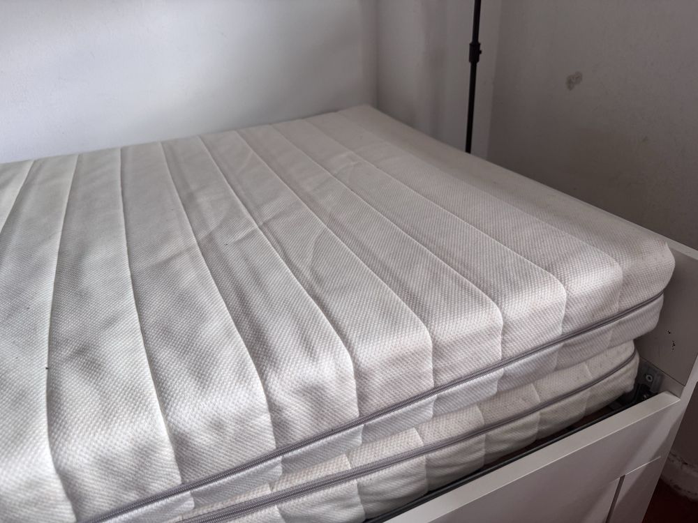 Cama de solteiro/ casal dulpa! 2 colchões incluidos!