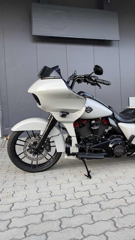 Harley davidson road glide CVO