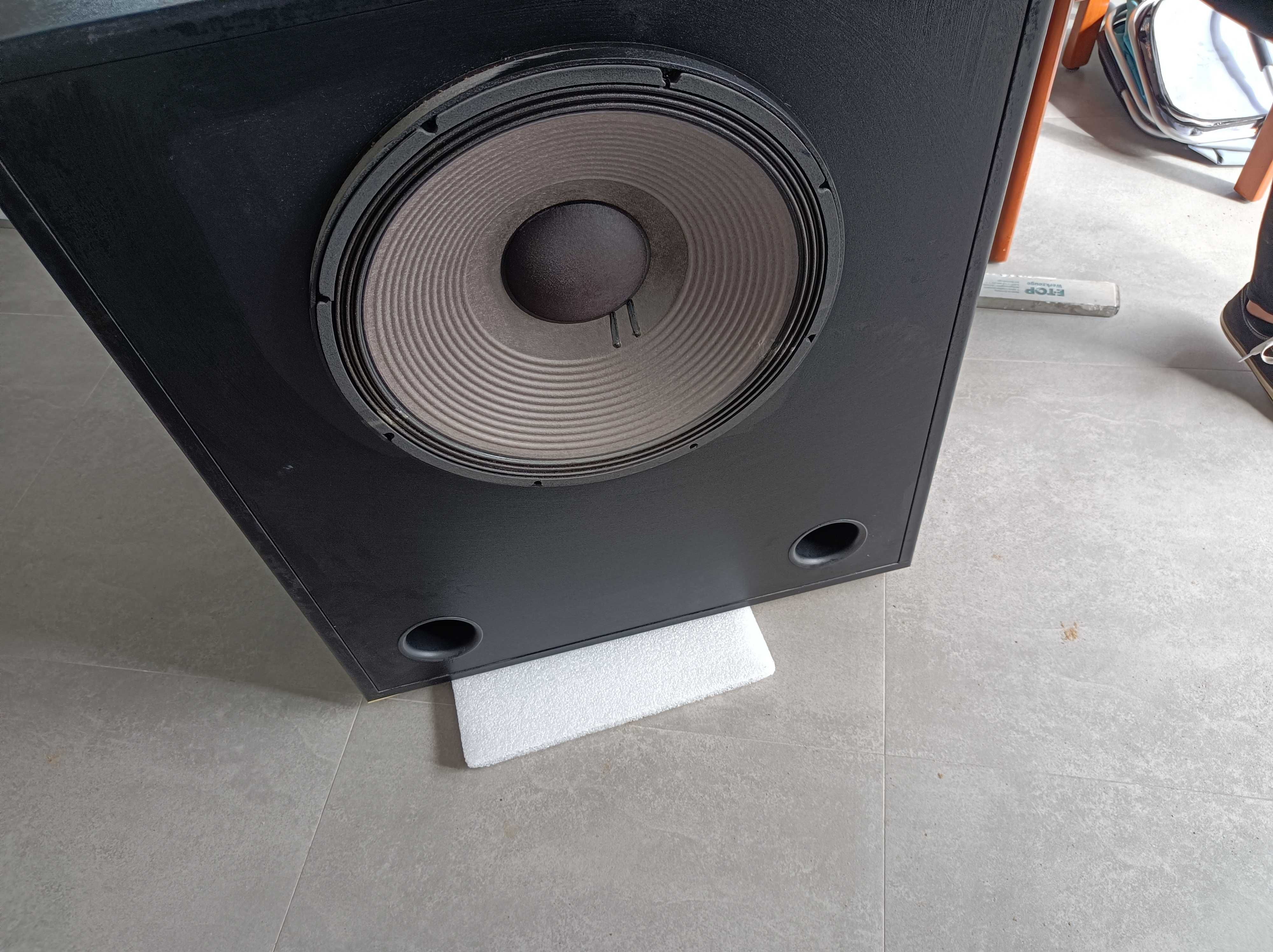 JBL Professional 3678 Poteżny subwoofer studyjny California USA