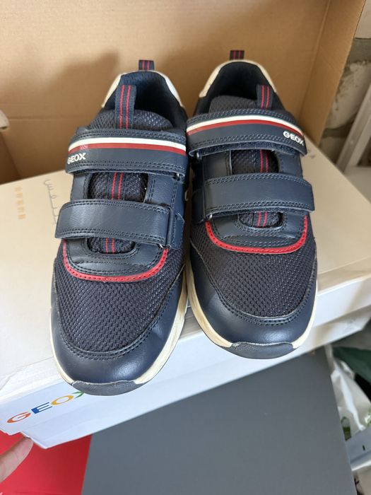 дитячі кросівки Geox