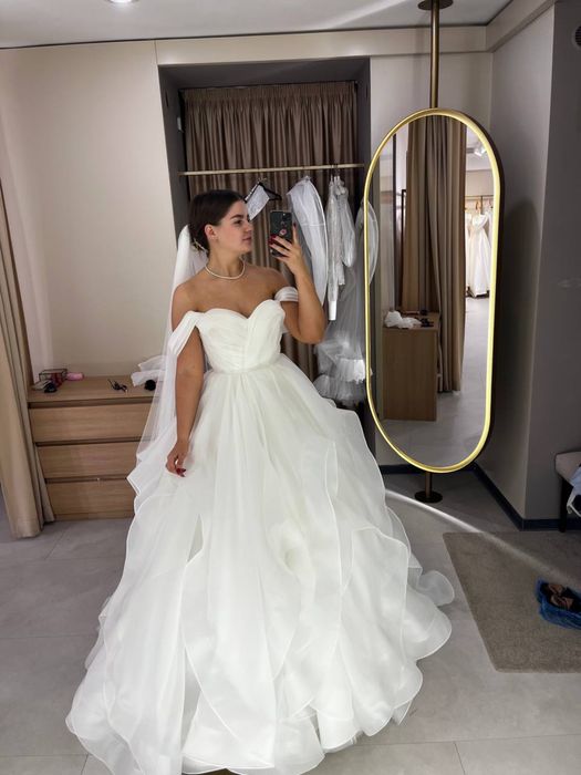 Продам весільну сукню-зефірку Innocentia М