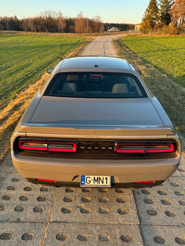 Dodge Challenger 3.6 v6. Doskonaly stan, niski przebieg!