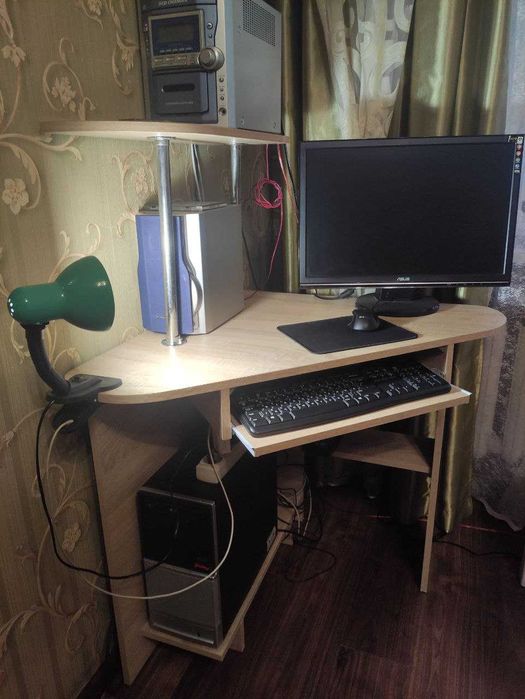 Стіл компьютерний кутовий малий