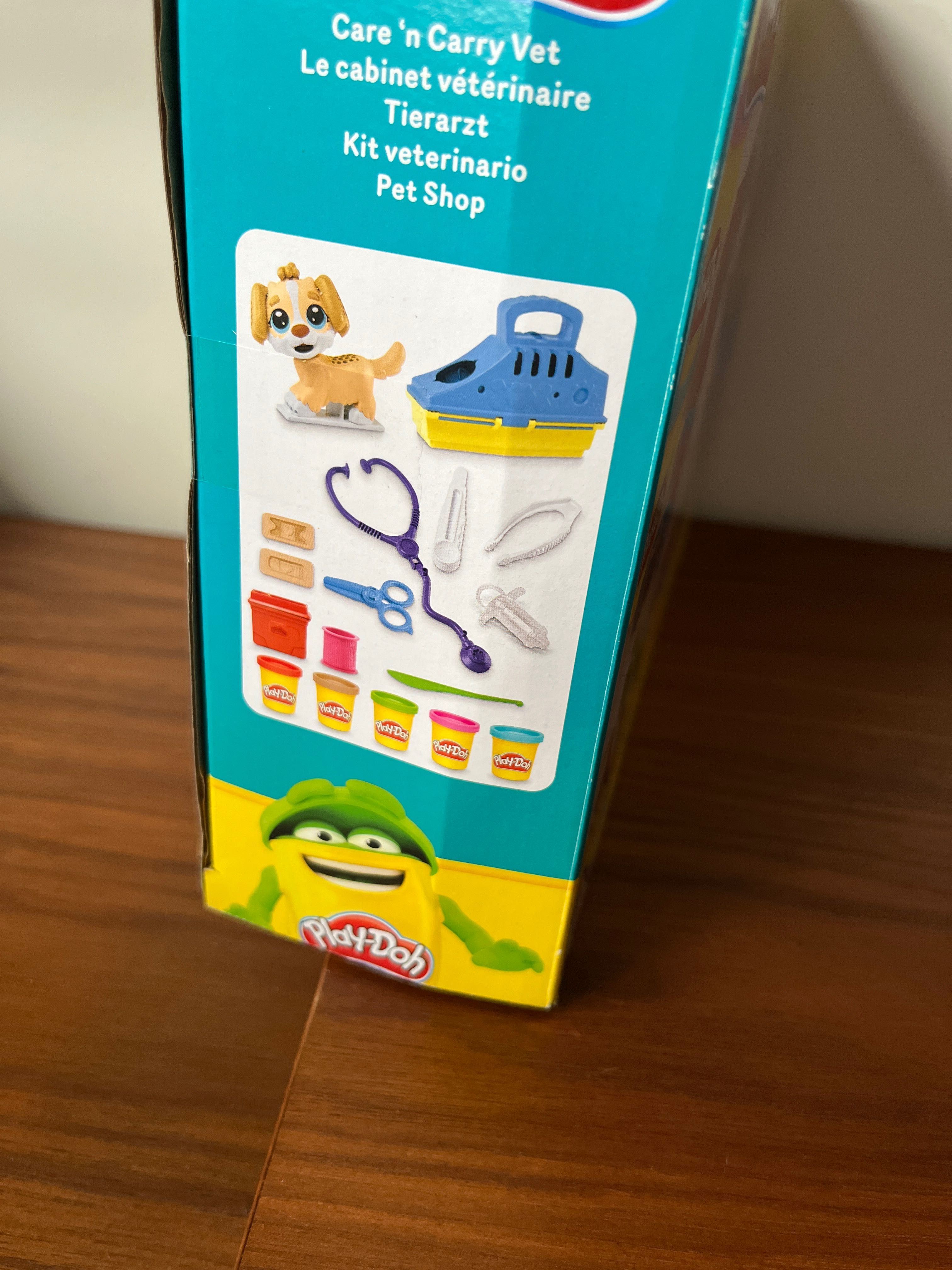 Hasbro Ciastolina Play Doh Wizyta u weterynarza weterynarz pesek F3639