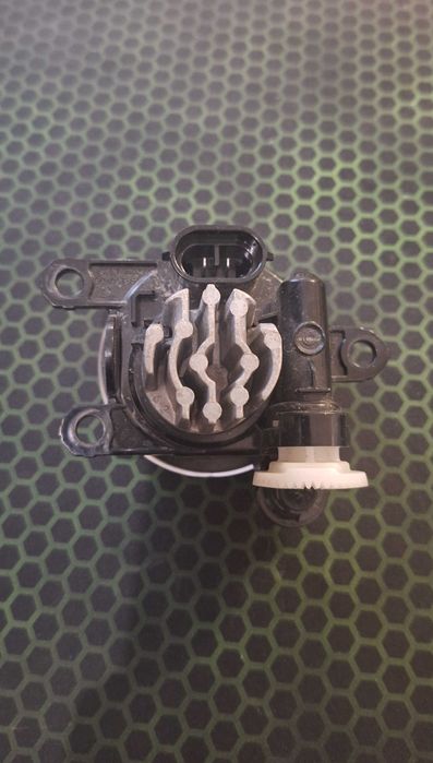 Polestar 2 фара протитуманна ліва