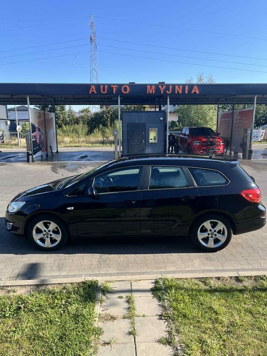 Opel Astra J 2010 2.0 CDTI 160KM