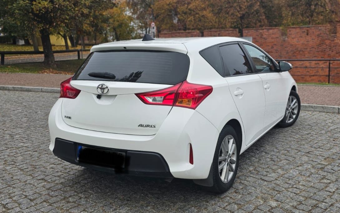 Toyota Auris 2015 1.4 90