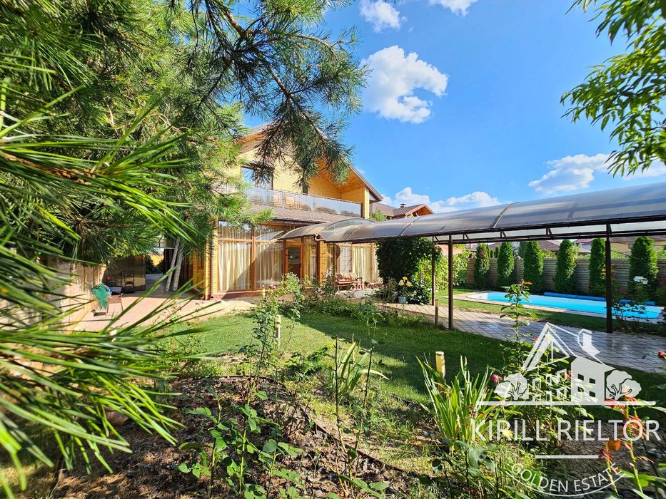 В коттеджном городке «Антей» продается дом с ремонтом и бассейном