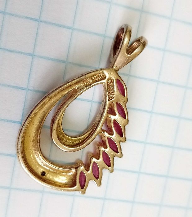 Підвіска кулон Срібло 925 проба, в позолоті, з рожевими каменями
