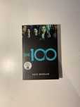 Livro “The 100”