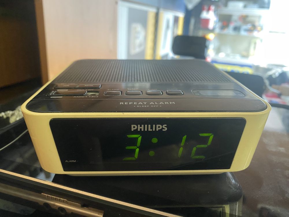 Будильник радио Philips AJ3112