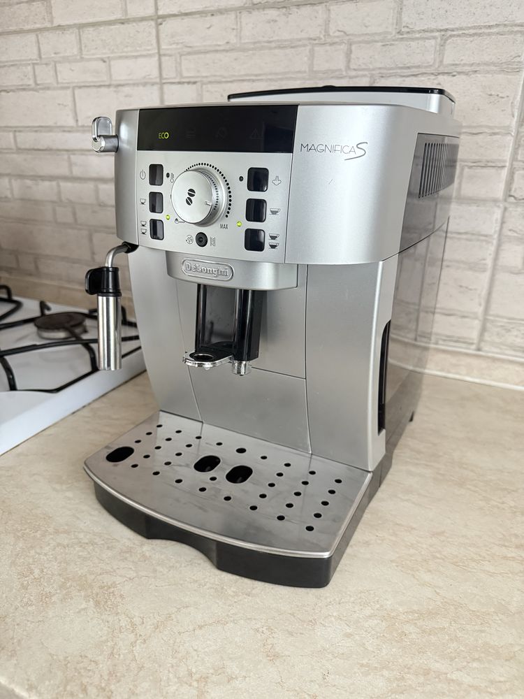 Кофемашина DeLonghi Magnifica S ECAM 22.110