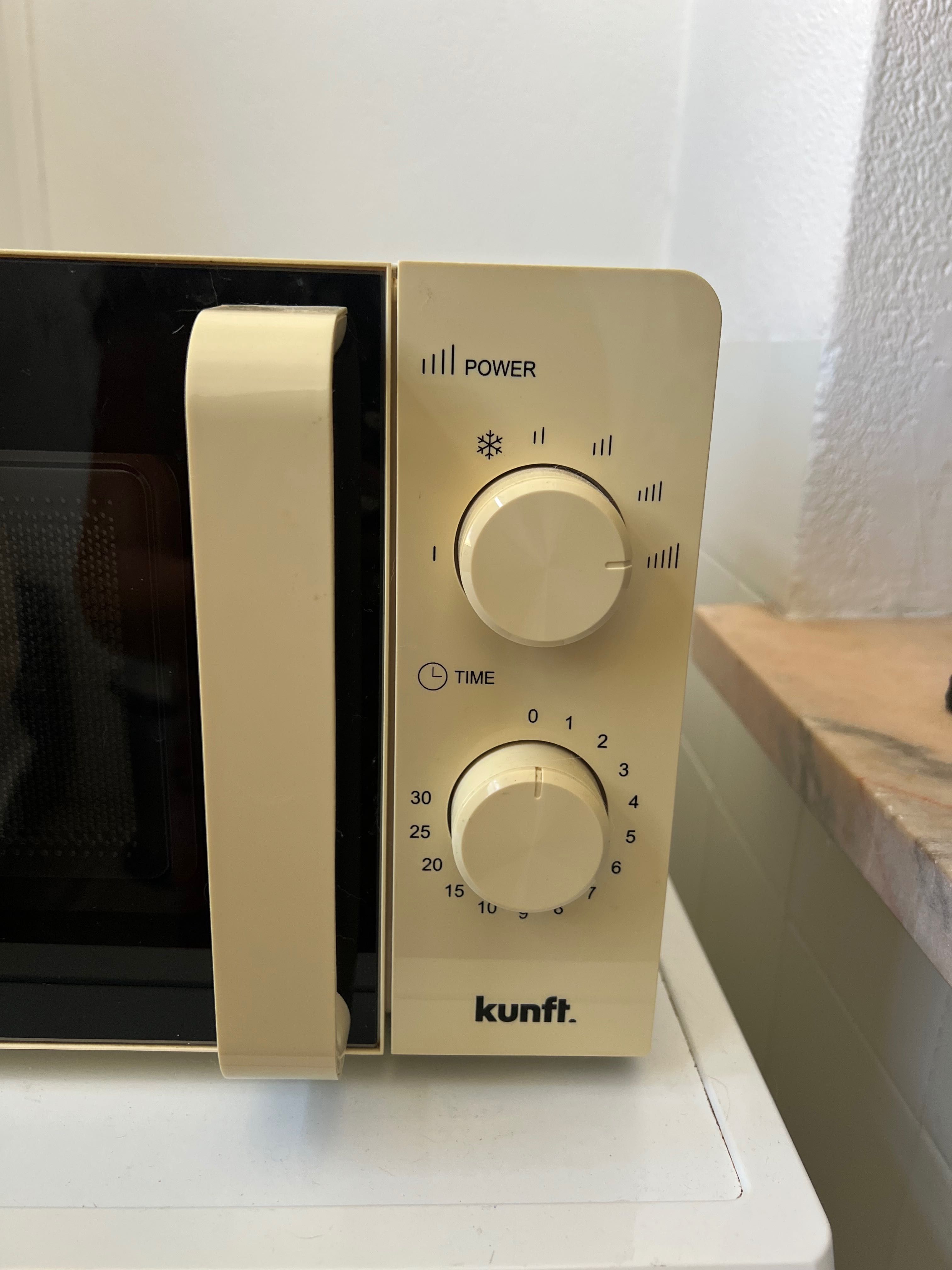 Microondas kunft bom estado