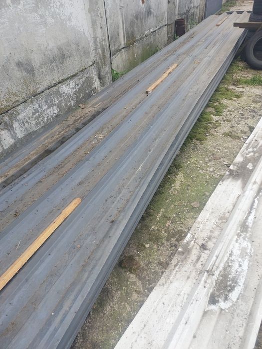 Blacha trapezowa grafitowa z rozbiórki. Konstrukcja dachowa zdrowa, so