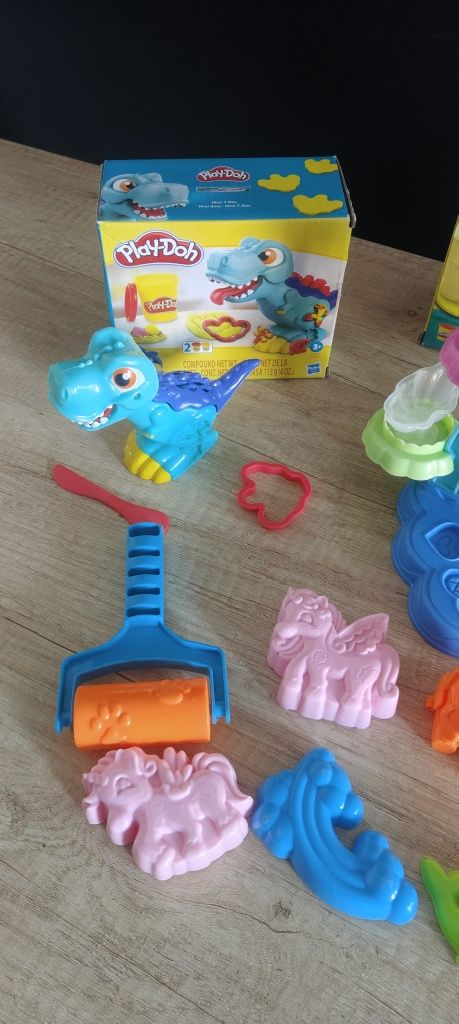 3 zestawy Play-Doh lodziarnia, pizza i dinozaur stan idealny
