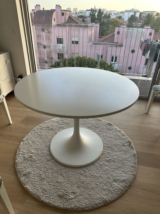 Mesa redonda Doksta Ikea
