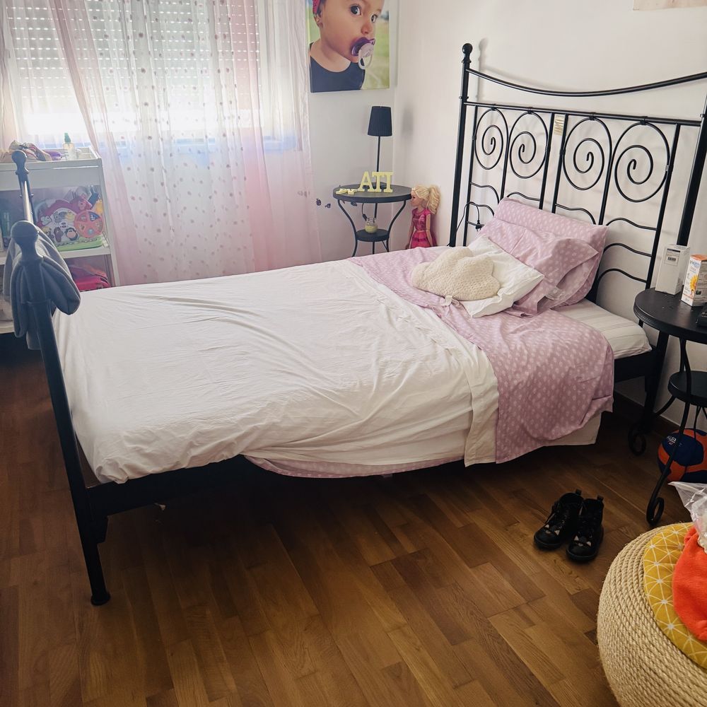 Cama ferro preta 140x200 + mesas + lampadas