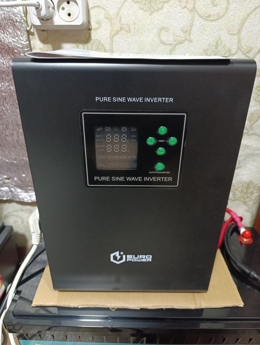 ДБЖ з чистою синосоїдую 2500вт / 24в акумулятор