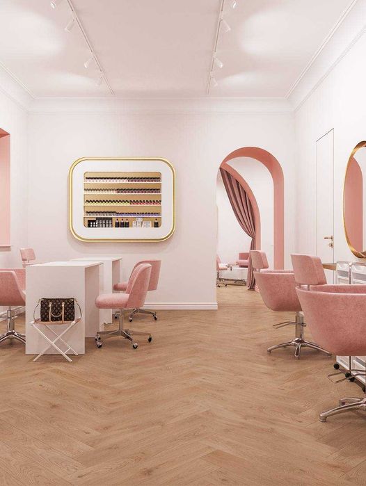 Коммерческое помещение в центре ( начат ремонт под салон красоты)