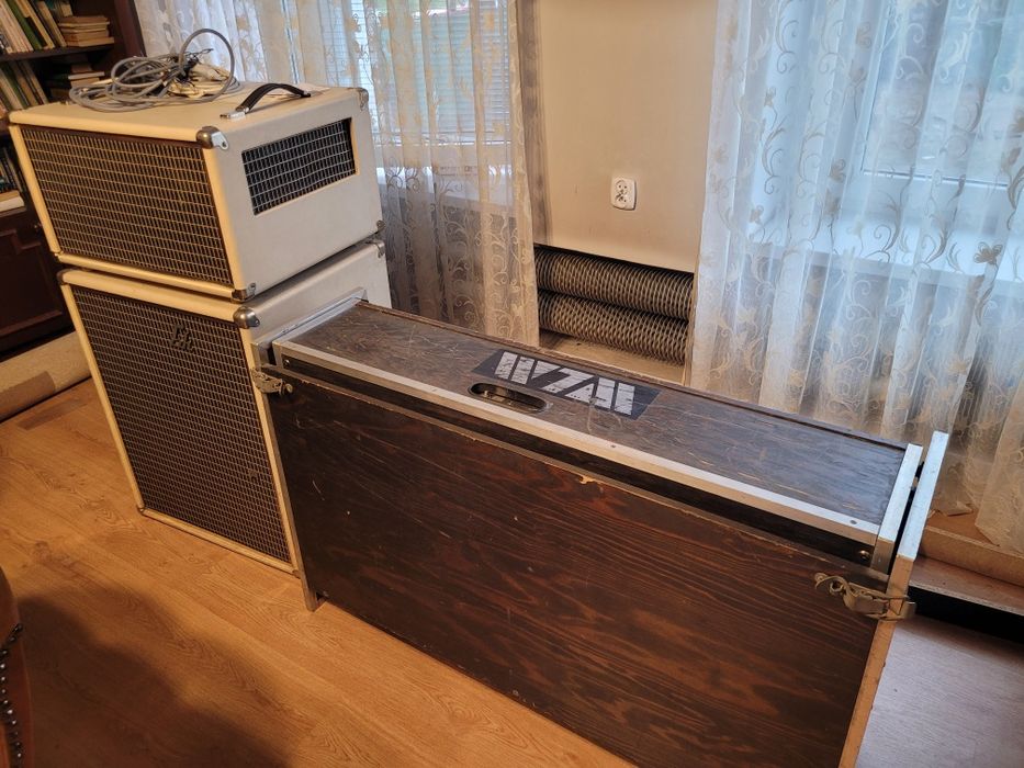 Oryginalne organy estradowe WLM plus głośniki Leslie Echolette .