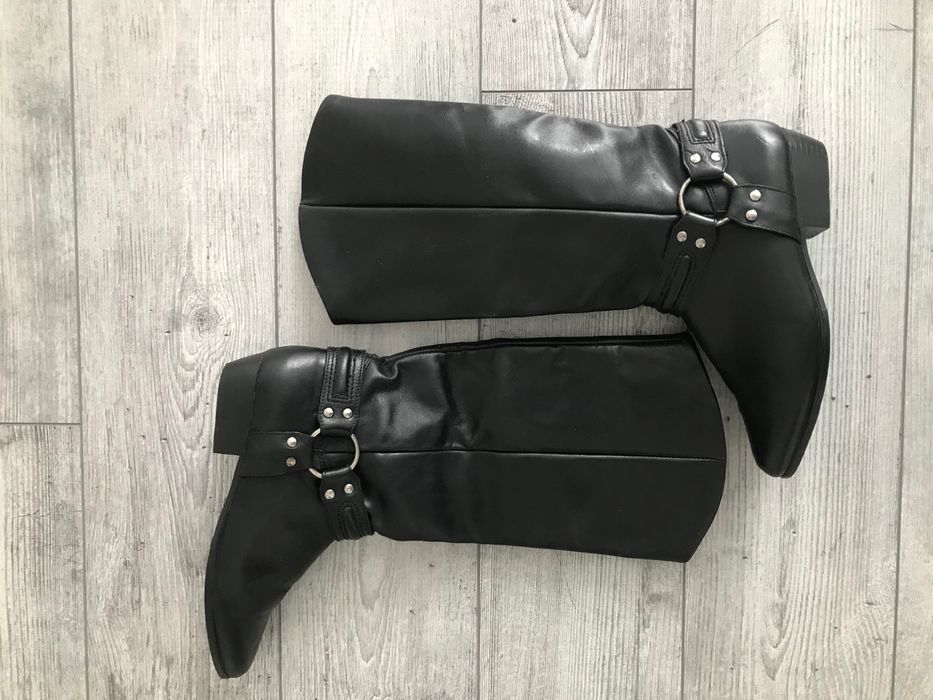 Стильні Казаки шкіряні на вузьку ніжку