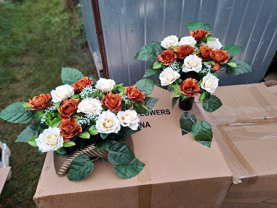 Stroiki na drewnie  wiązanki kompozycja  na grób cmentarz