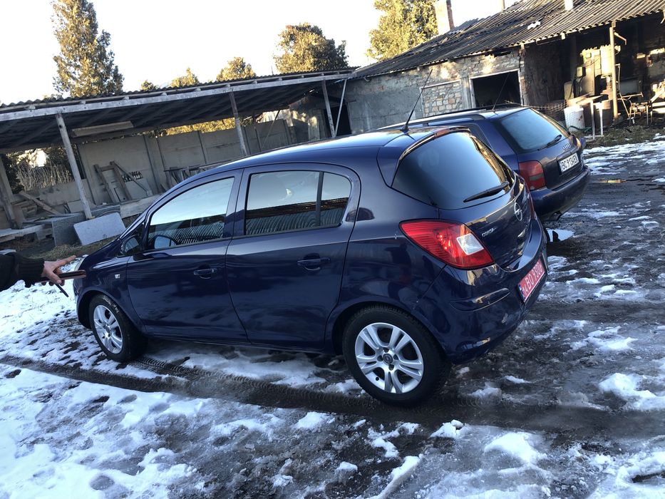 Опель корса 2010рік