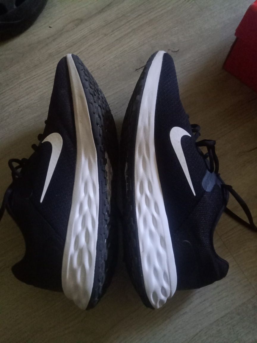 Buty Nike Revolution 6 do biegania