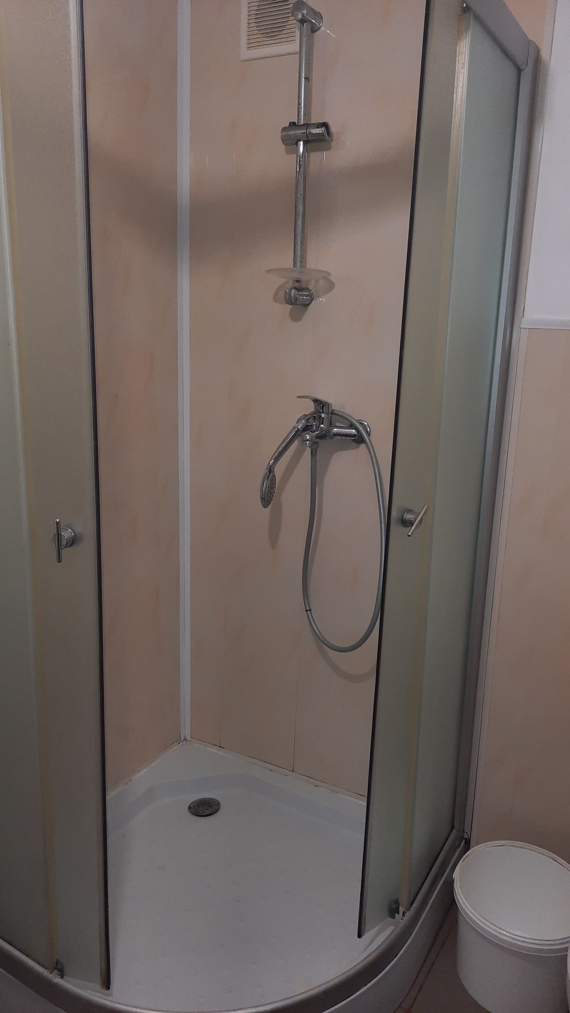Сдаю 1комн.кв Лески Белая, частный сектор,для 1 чел.,,можно студента