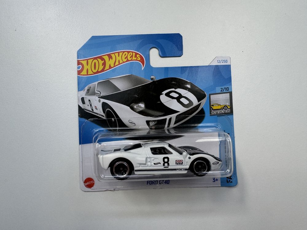 Hot Wheels Ford GT40 biały