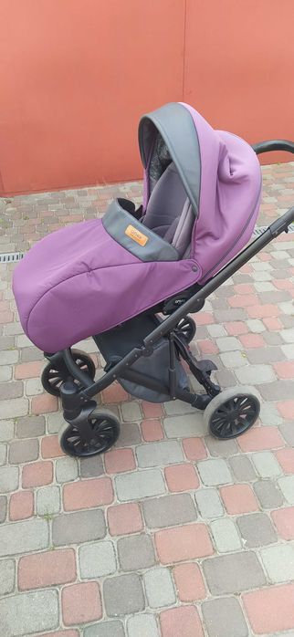 Дитяча прогулянкова коляска