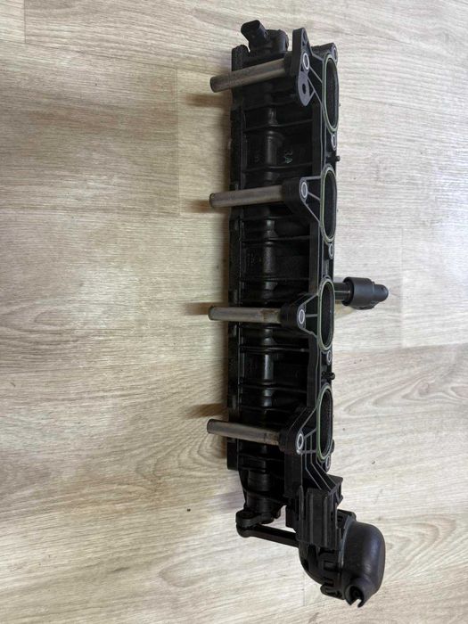 Впускной коллектор нижняя нижня часть Audi Q5 q5 2009-2017 06H133209F